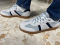 Zapatillas casual blancas y grises para hombre Yumas