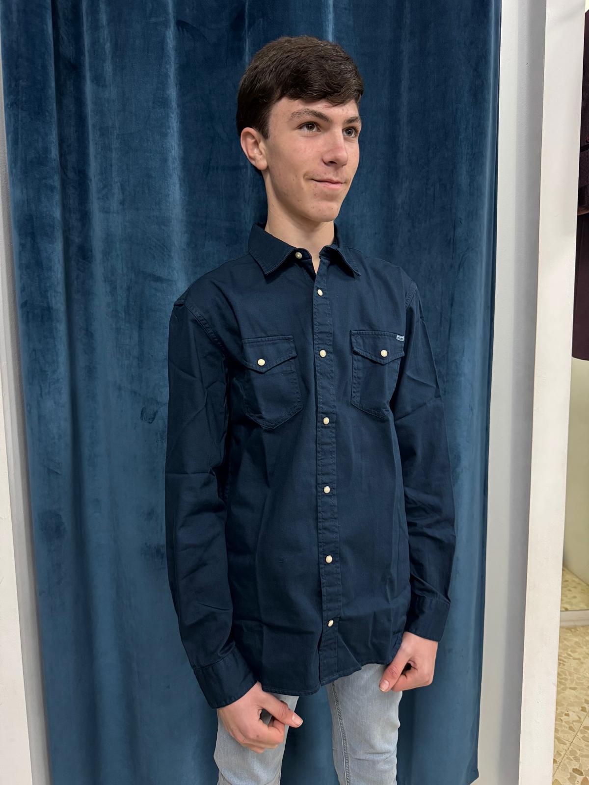 Camisa de hombre de manga larga con bolsillos en el pecho