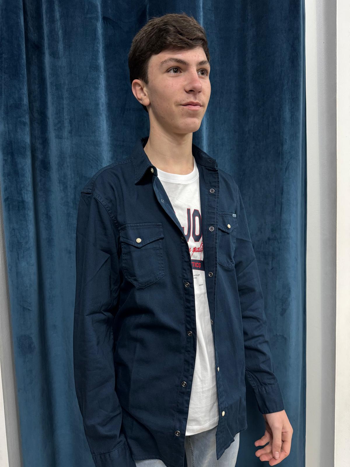 Camisa de hombre de manga larga con bolsillos en el pecho