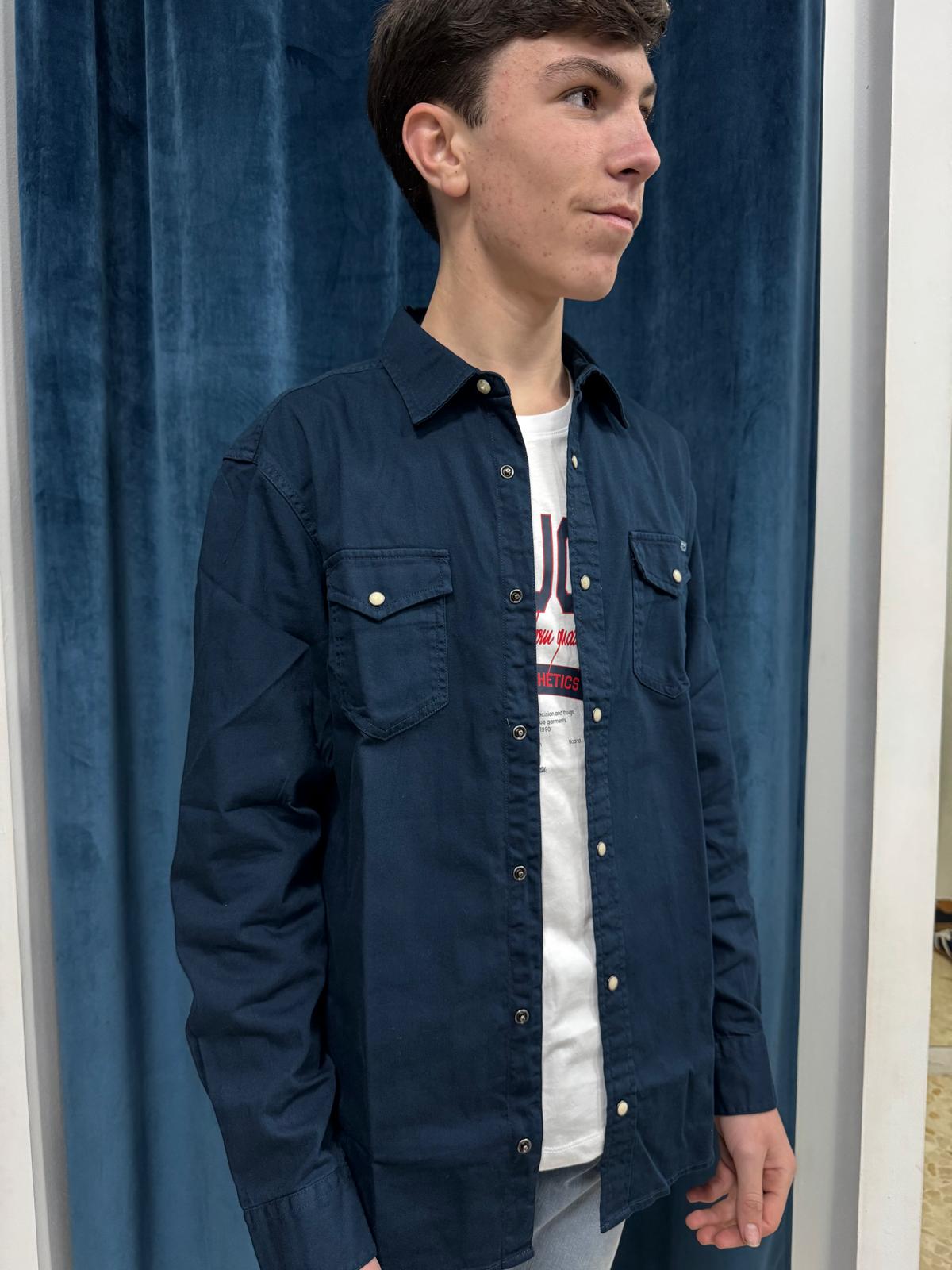 Camisa de hombre de manga larga con bolsillos en el pecho