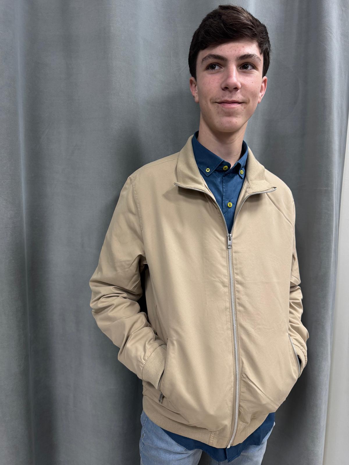 Cazadora ligera con cremallera